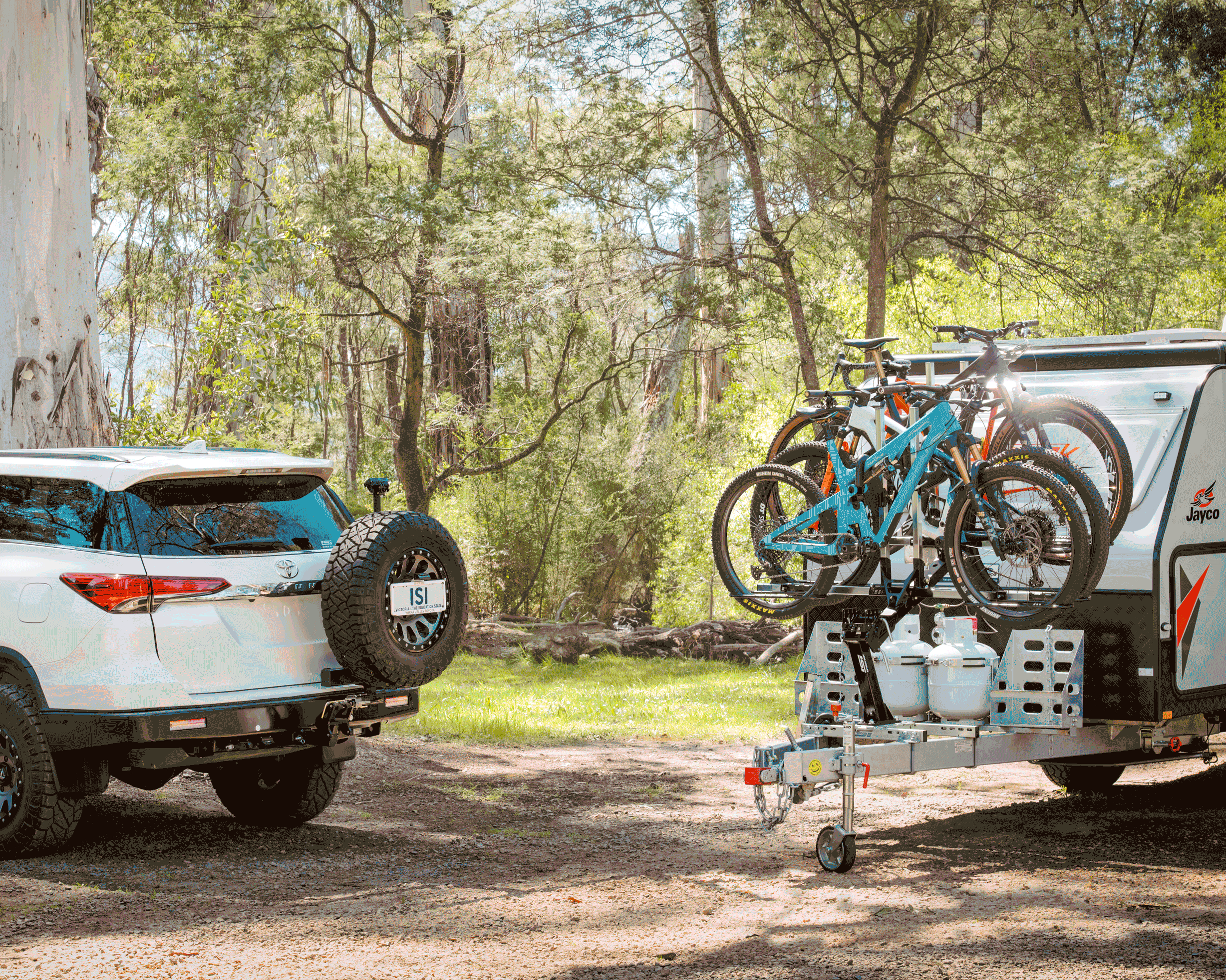 Swapping the carrier between the vehicle mount and drawbar mount