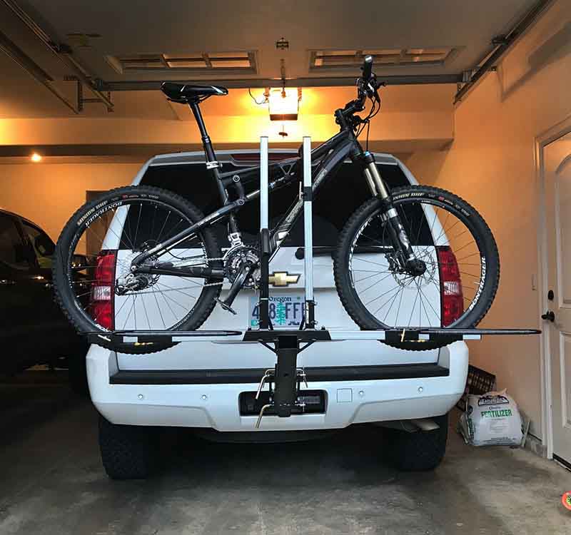 Bike rack and pivot base for a Chevrolet Tahoe (USA)