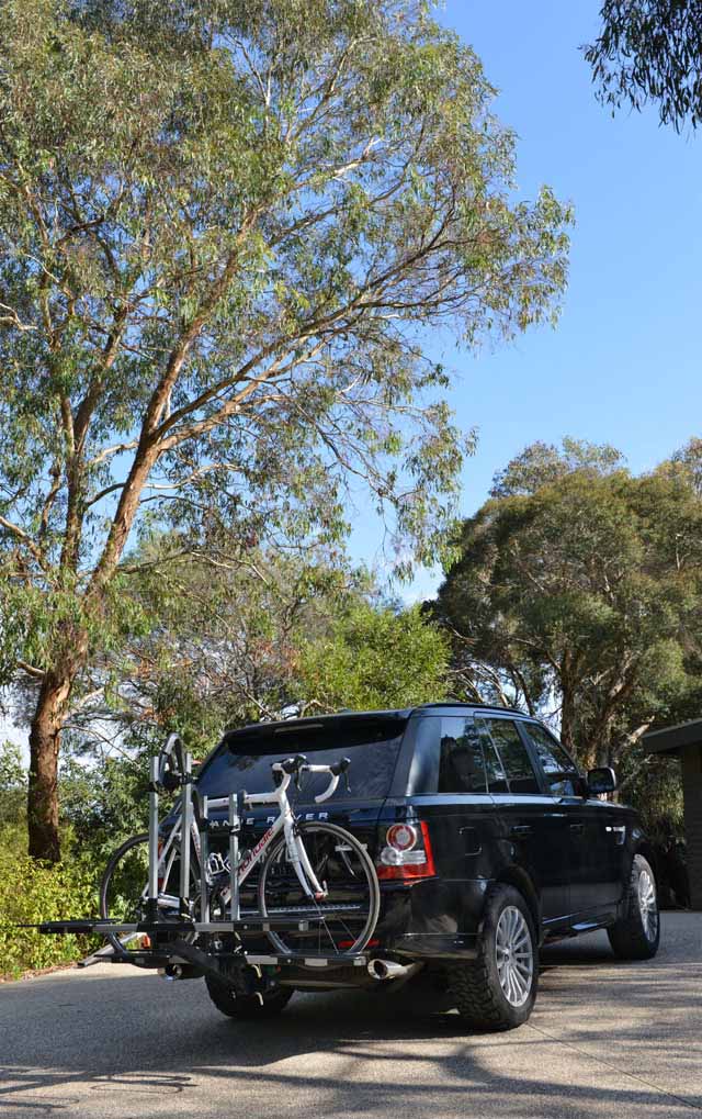 Example of an ISI 4x4x4 Compact Beam Bicycle Carrier used on a Range Rover Sport